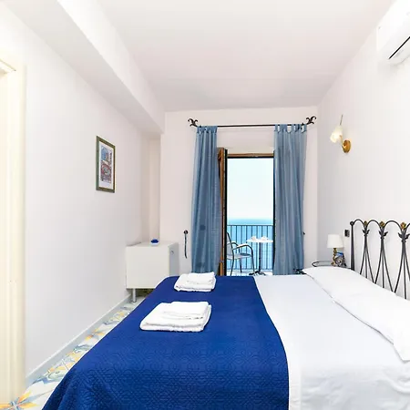 Дом отдыха Terrazza Di Rosa - Sea View Праяно